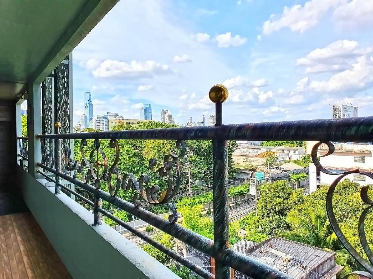 The Montana Lodge-Sathorn Bangkok Exterior foto