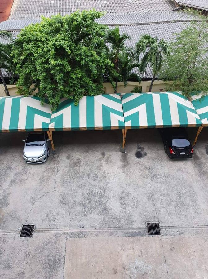 The Montana Lodge-Sathorn Bangkok Exterior foto